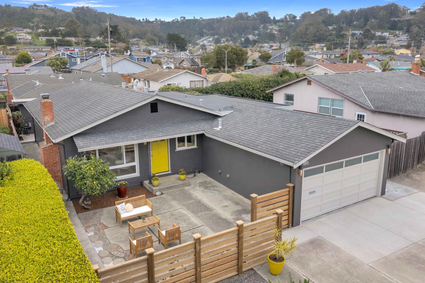 Detail Gallery Image 25 of 34 For 695 Linda Mar Blvd, Pacifica,  CA 94044 - 3 Beds | 2 Baths