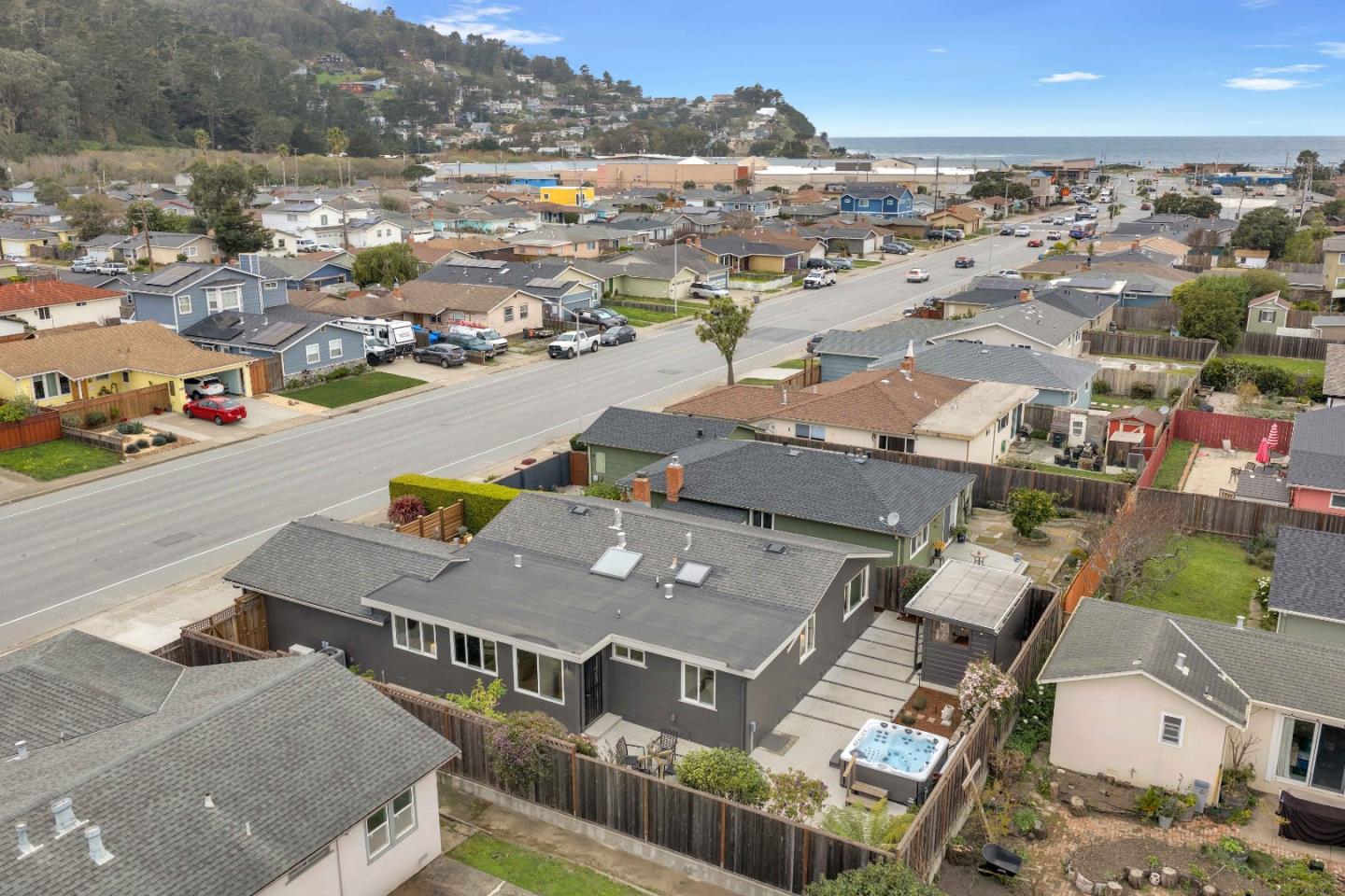 Detail Gallery Image 28 of 34 For 695 Linda Mar Blvd, Pacifica,  CA 94044 - 3 Beds | 2 Baths