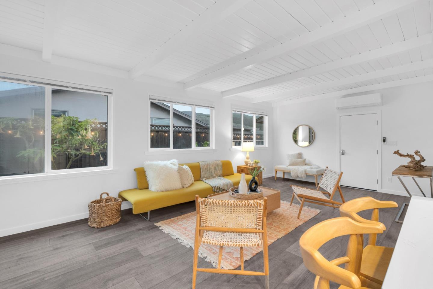 Detail Gallery Image 8 of 34 For 695 Linda Mar Blvd, Pacifica,  CA 94044 - 3 Beds | 2 Baths