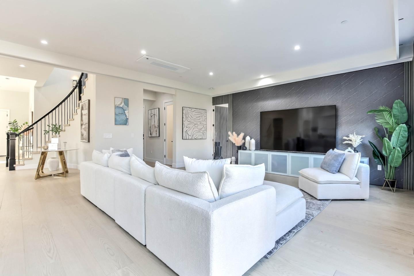 Detail Gallery Image 10 of 47 For 10080 S Tantau Ave, Cupertino,  CA 95014 - 7 Beds | 4/1 Baths