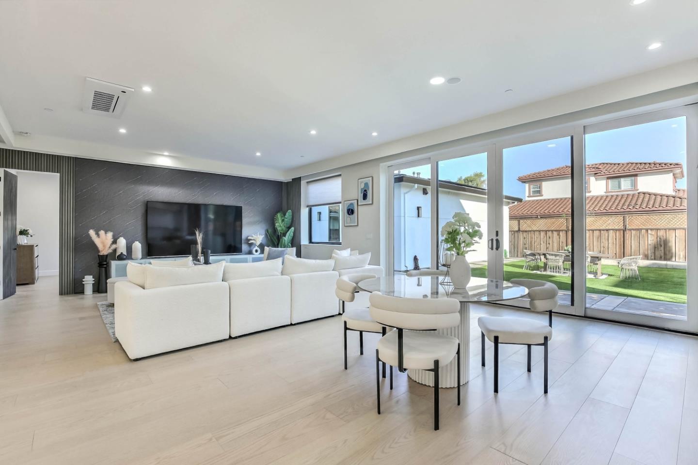 Detail Gallery Image 14 of 47 For 10080 S Tantau Ave, Cupertino,  CA 95014 - 7 Beds | 4/1 Baths