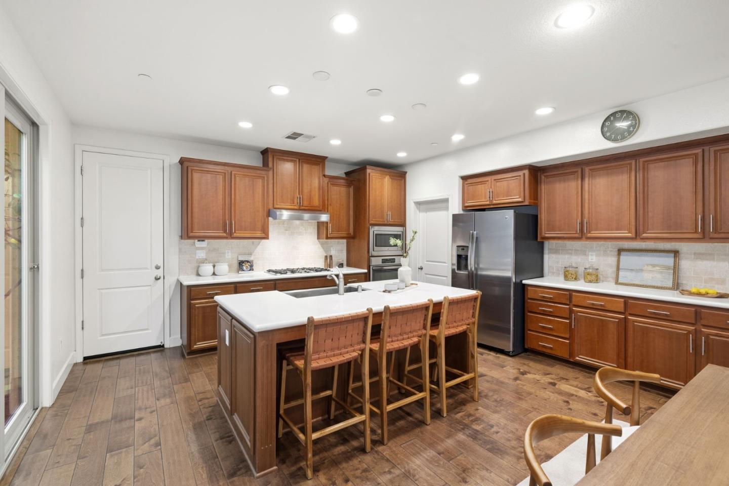 Detail Gallery Image 14 of 57 For 3110 via Siena Pl, Santa Clara,  CA 95051 - 4 Beds | 2/1 Baths