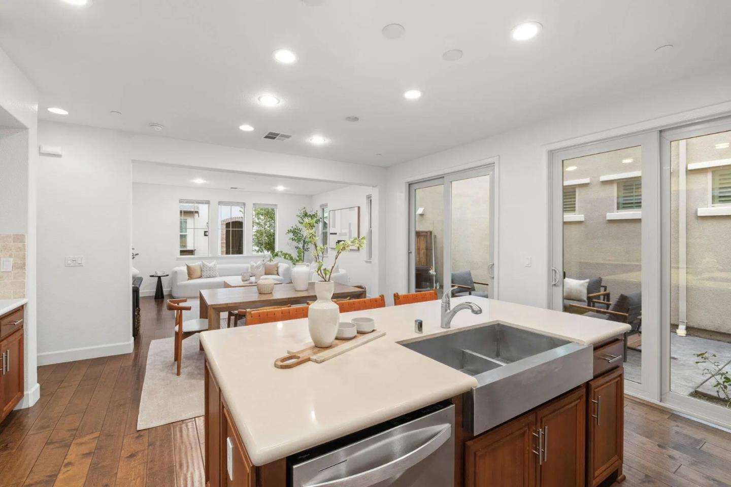 Detail Gallery Image 15 of 57 For 3110 via Siena Pl, Santa Clara,  CA 95051 - 4 Beds | 2/1 Baths