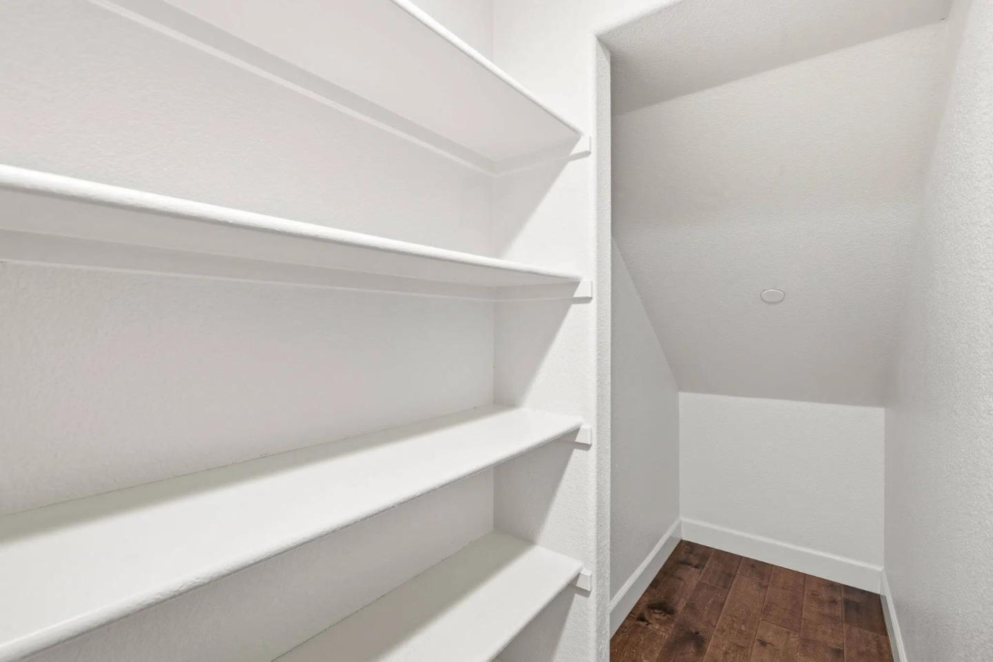 Detail Gallery Image 24 of 57 For 3110 via Siena Pl, Santa Clara,  CA 95051 - 4 Beds | 2/1 Baths