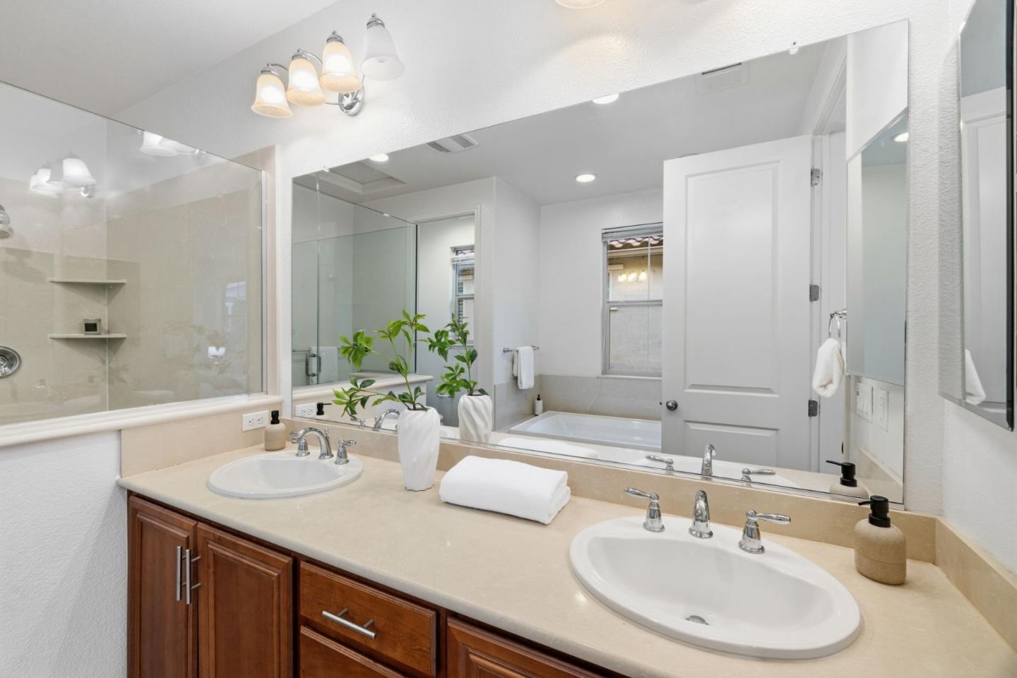 Detail Gallery Image 35 of 57 For 3110 via Siena Pl, Santa Clara,  CA 95051 - 4 Beds | 2/1 Baths