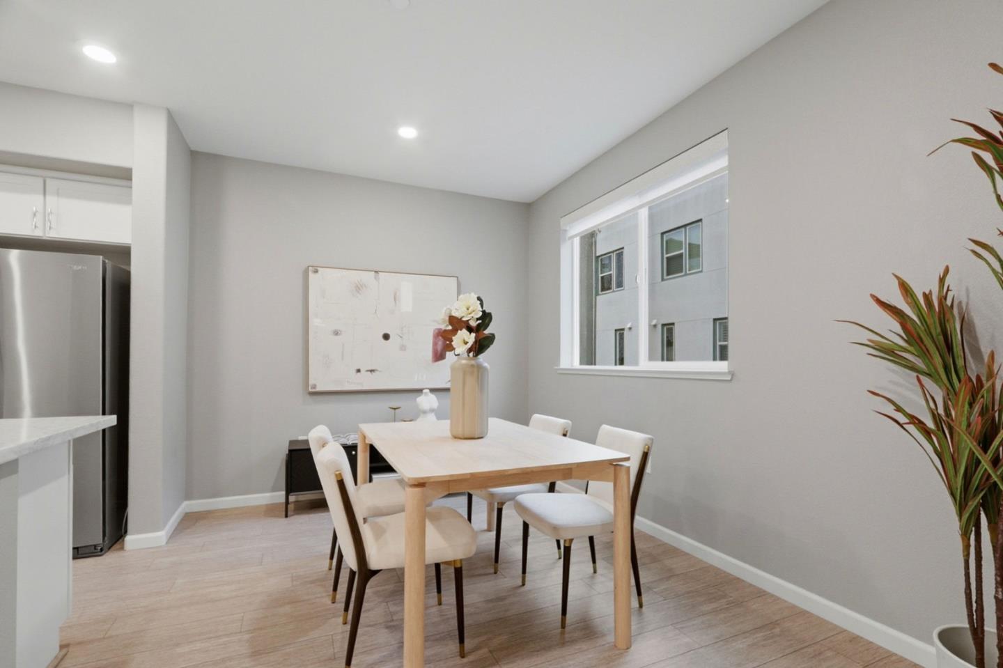 Detail Gallery Image 13 of 54 For 157 Llano De Los Robles Ave #4,  San Jose,  CA 95136 - 4 Beds | 3/1 Baths