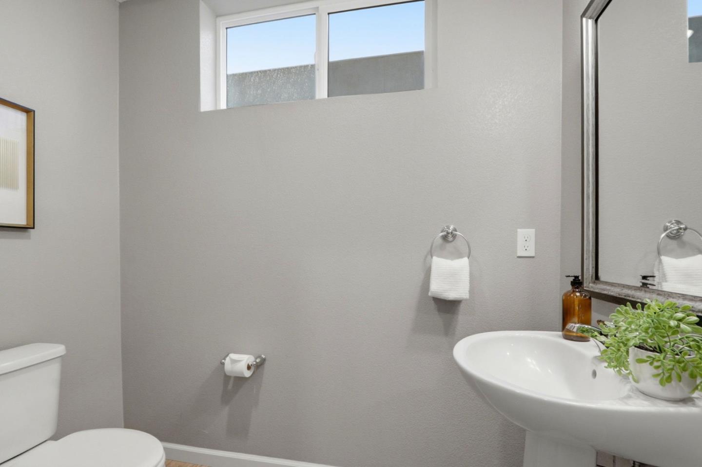 Detail Gallery Image 32 of 54 For 157 Llano De Los Robles Ave #4,  San Jose,  CA 95136 - 4 Beds | 3/1 Baths