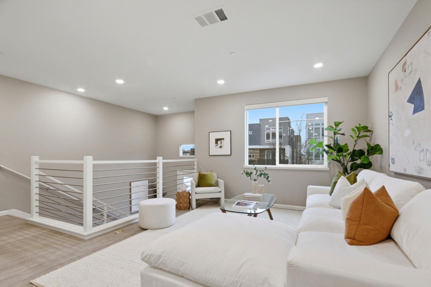 Detail Gallery Image 4 of 54 For 157 Llano De Los Robles Ave #4,  San Jose,  CA 95136 - 4 Beds | 3/1 Baths