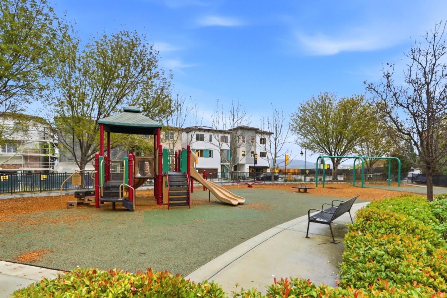 Detail Gallery Image 45 of 54 For 157 Llano De Los Robles Ave #4,  San Jose,  CA 95136 - 4 Beds | 3/1 Baths