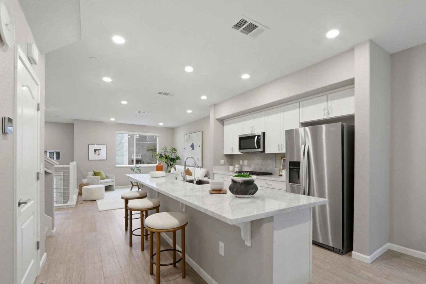 Detail Gallery Image 7 of 54 For 157 Llano De Los Robles Ave #4,  San Jose,  CA 95136 - 4 Beds | 3/1 Baths