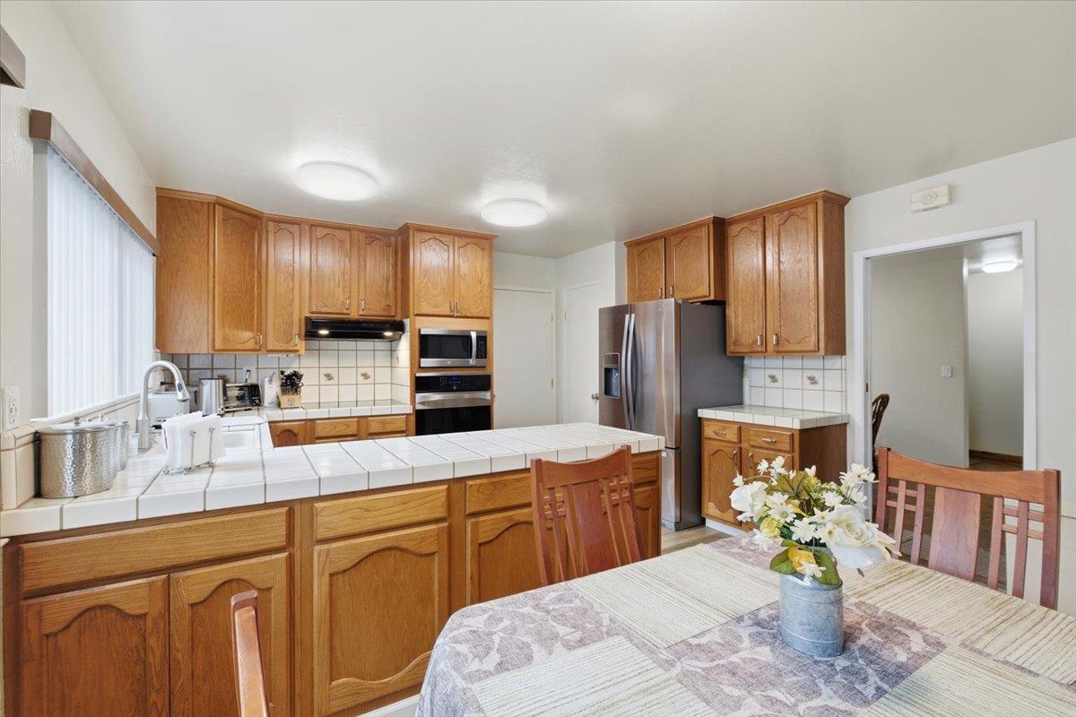 Detail Gallery Image 13 of 37 For 792 Ponderosa Ave, Sunnyvale,  CA 94086 - 3 Beds | 2 Baths