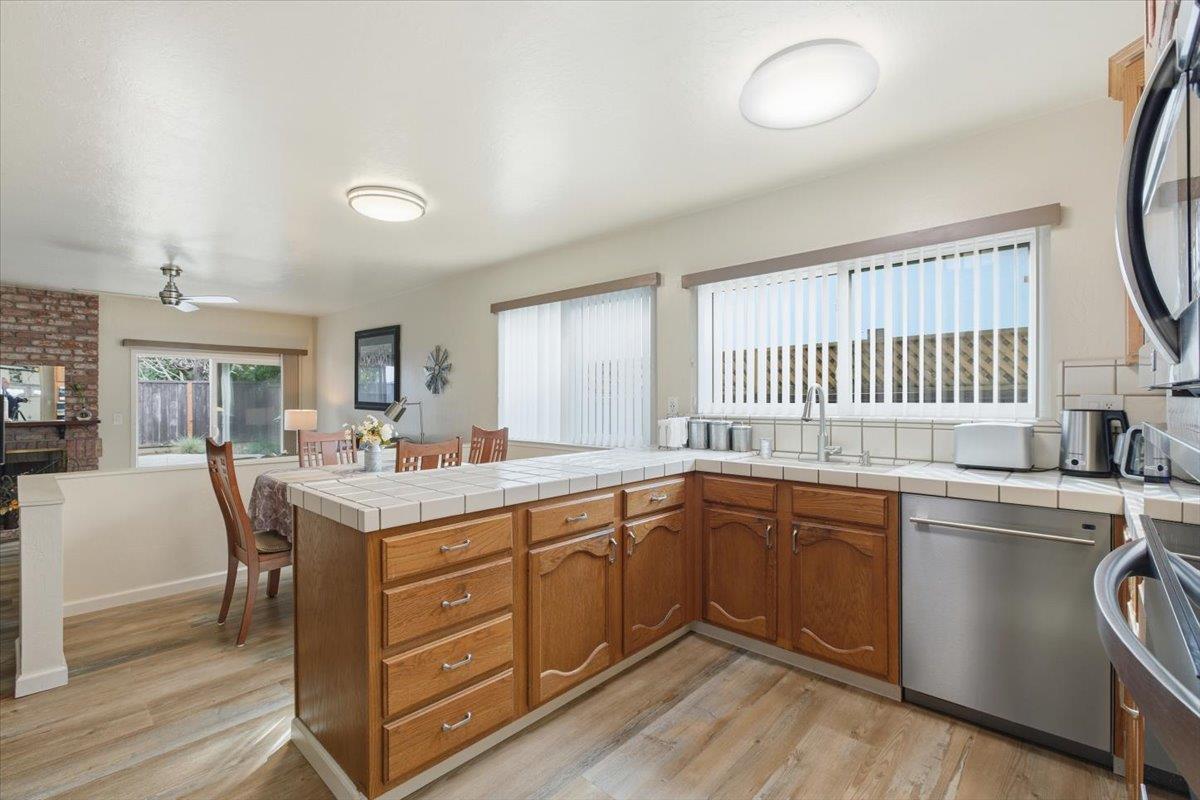 Detail Gallery Image 16 of 37 For 792 Ponderosa Ave, Sunnyvale,  CA 94086 - 3 Beds | 2 Baths