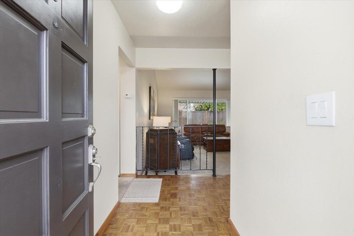 Detail Gallery Image 5 of 37 For 792 Ponderosa Ave, Sunnyvale,  CA 94086 - 3 Beds | 2 Baths