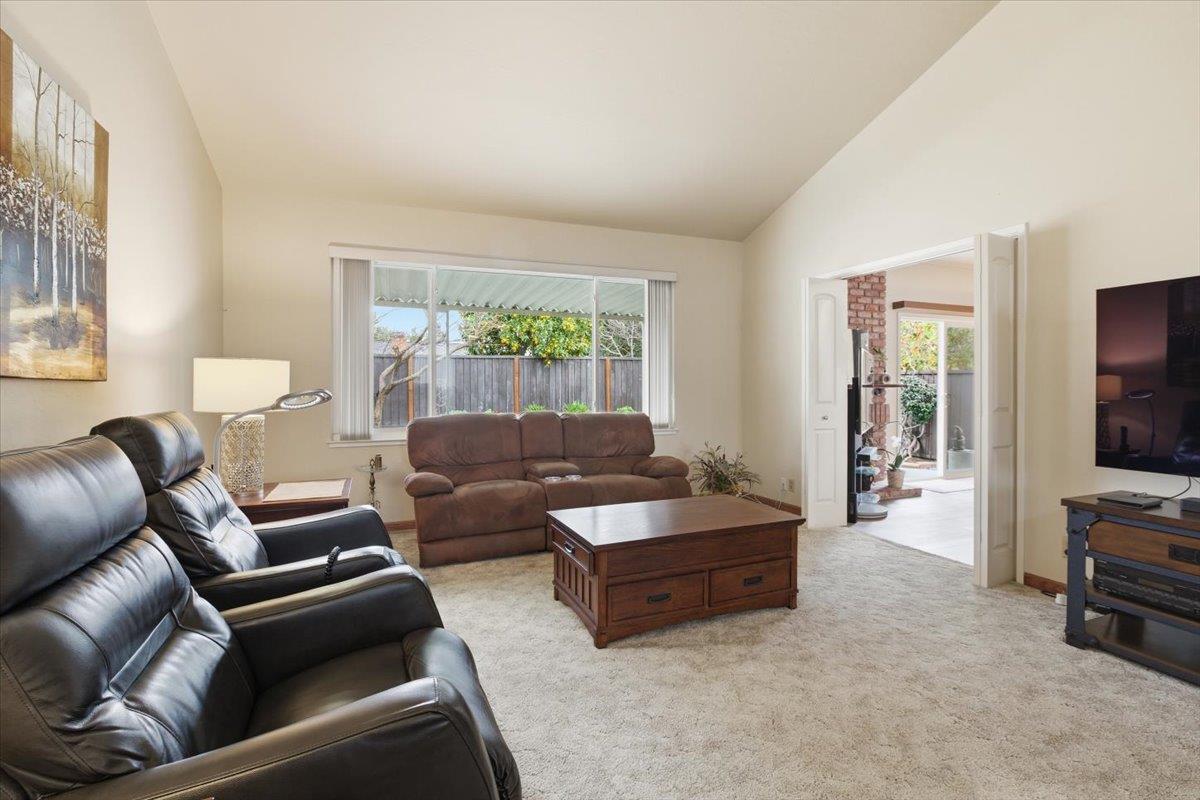 Detail Gallery Image 6 of 37 For 792 Ponderosa Ave, Sunnyvale,  CA 94086 - 3 Beds | 2 Baths
