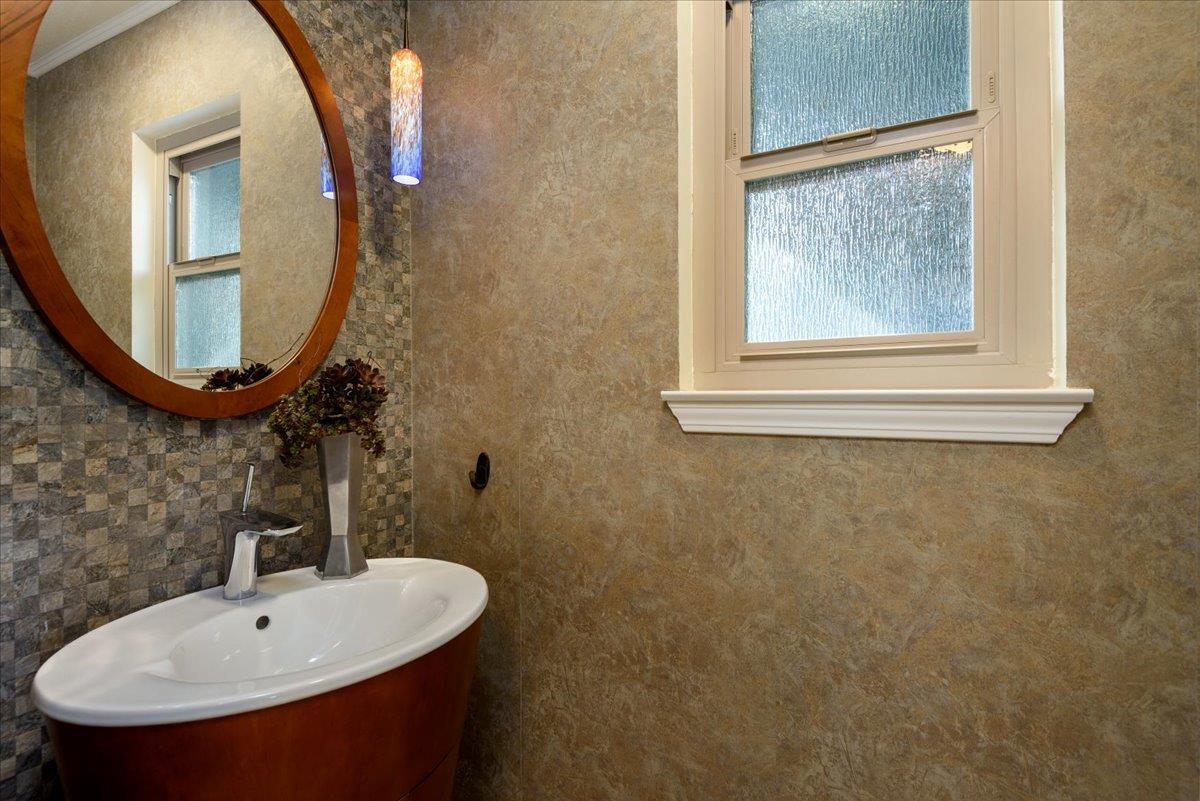 Detail Gallery Image 15 of 31 For 2758 Belmont Canyon Rd, Belmont,  CA 94002 - 3 Beds | 2/1 Baths