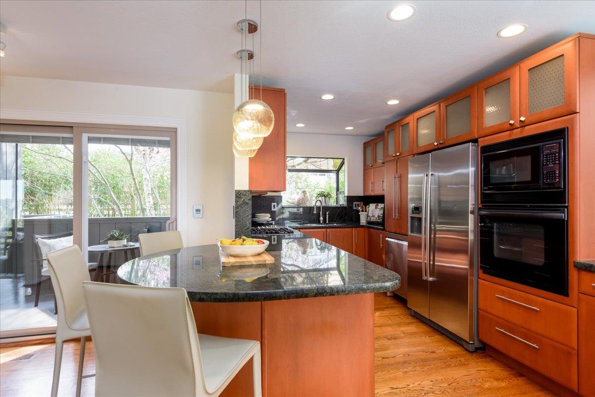 Detail Gallery Image 8 of 31 For 2758 Belmont Canyon Rd, Belmont,  CA 94002 - 3 Beds | 2/1 Baths