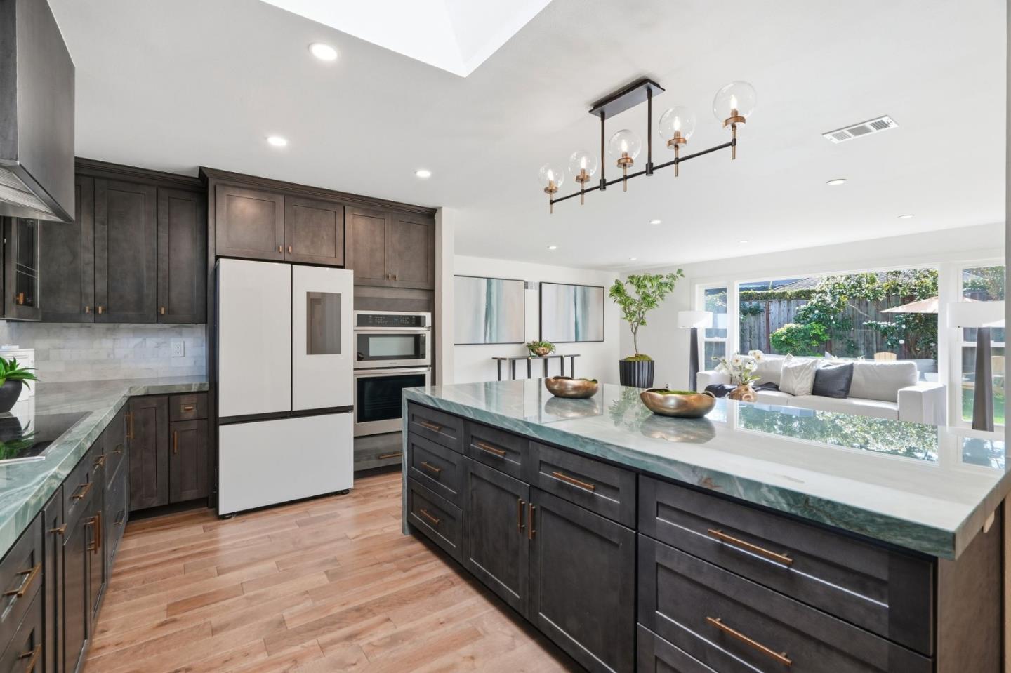 Detail Gallery Image 19 of 50 For 728 Brentwood Pl, Los Altos,  CA 94024 - 4 Beds | 3 Baths