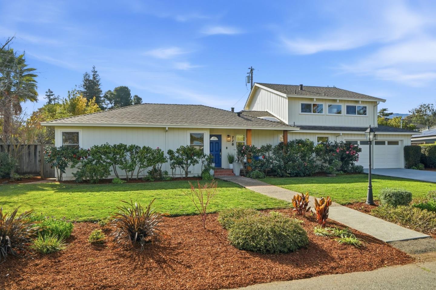 Detail Gallery Image 2 of 50 For 728 Brentwood Pl, Los Altos,  CA 94024 - 4 Beds | 3 Baths