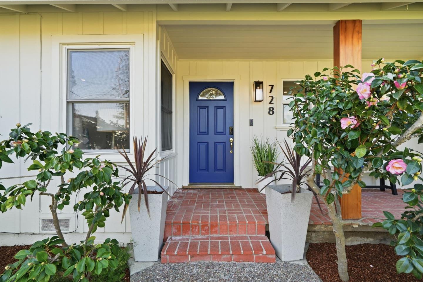 Detail Gallery Image 4 of 50 For 728 Brentwood Pl, Los Altos,  CA 94024 - 4 Beds | 3 Baths