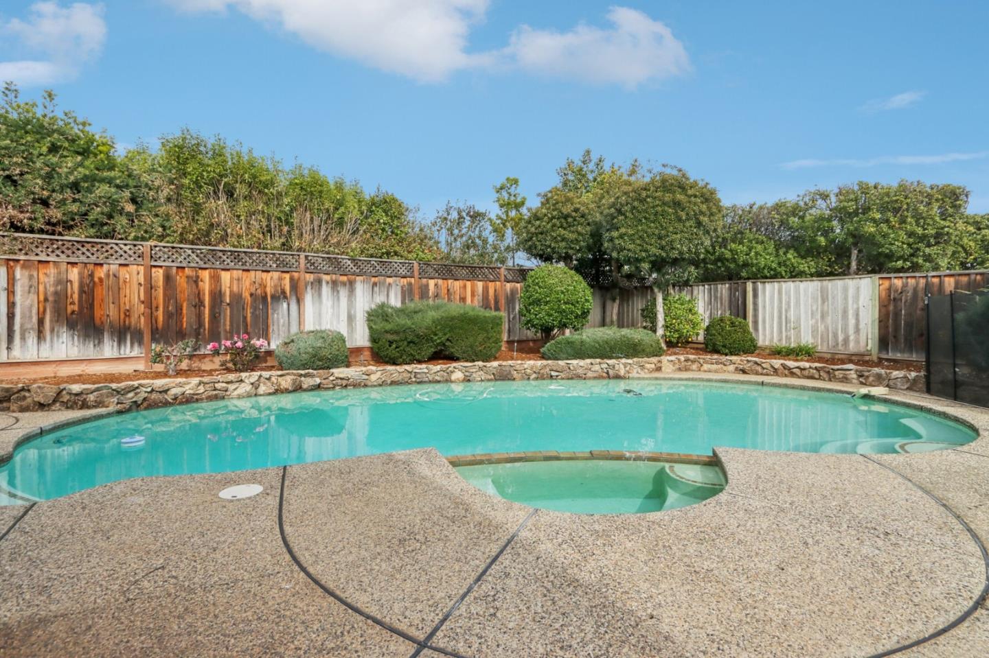 Detail Gallery Image 30 of 39 For 1027 Nightfall Ct, San Jose,  CA 95120 - 4 Beds | 2 Baths