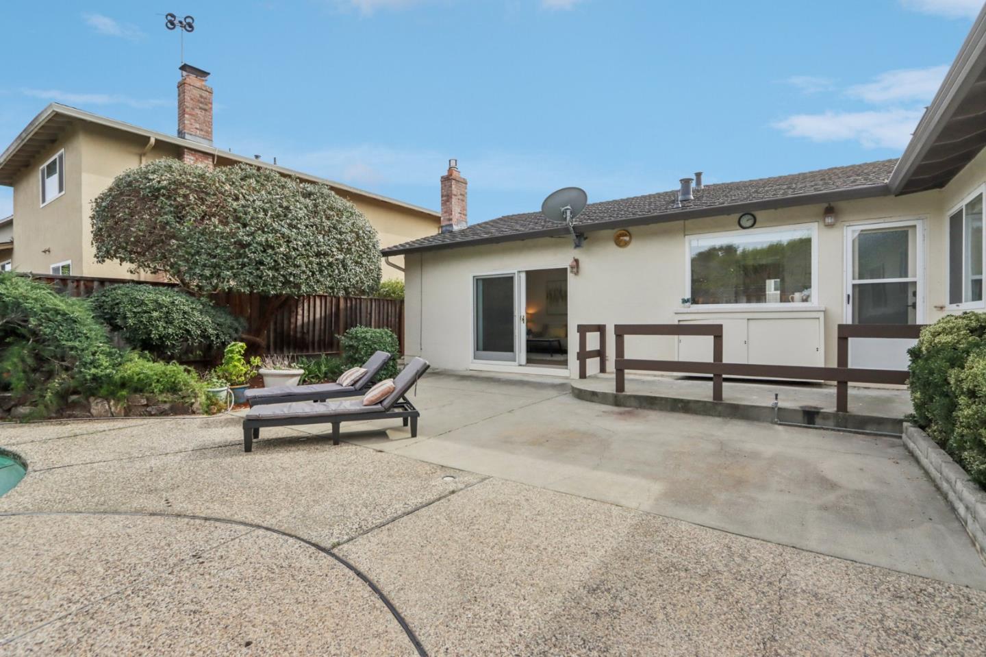 Detail Gallery Image 33 of 39 For 1027 Nightfall Ct, San Jose,  CA 95120 - 4 Beds | 2 Baths