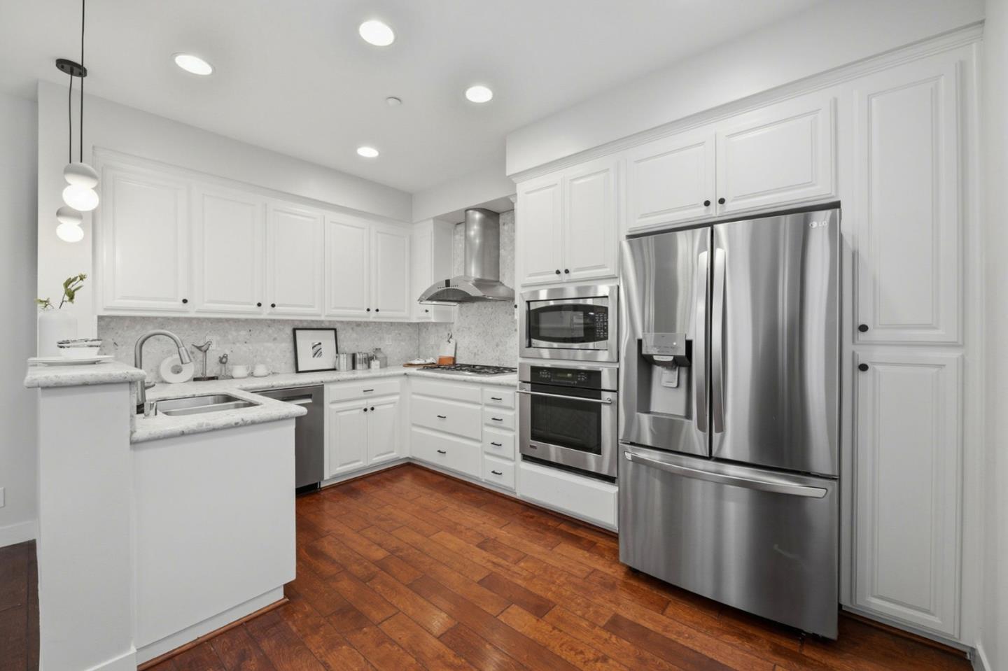 Detail Gallery Image 12 of 43 For 1283 Pumpkin Ter, Sunnyvale,  CA 94087 - 4 Beds | 2/1 Baths