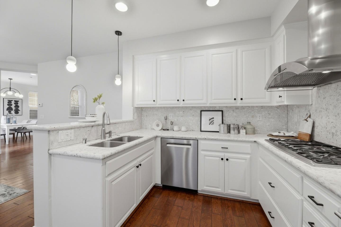 Detail Gallery Image 13 of 43 For 1283 Pumpkin Ter, Sunnyvale,  CA 94087 - 4 Beds | 2/1 Baths