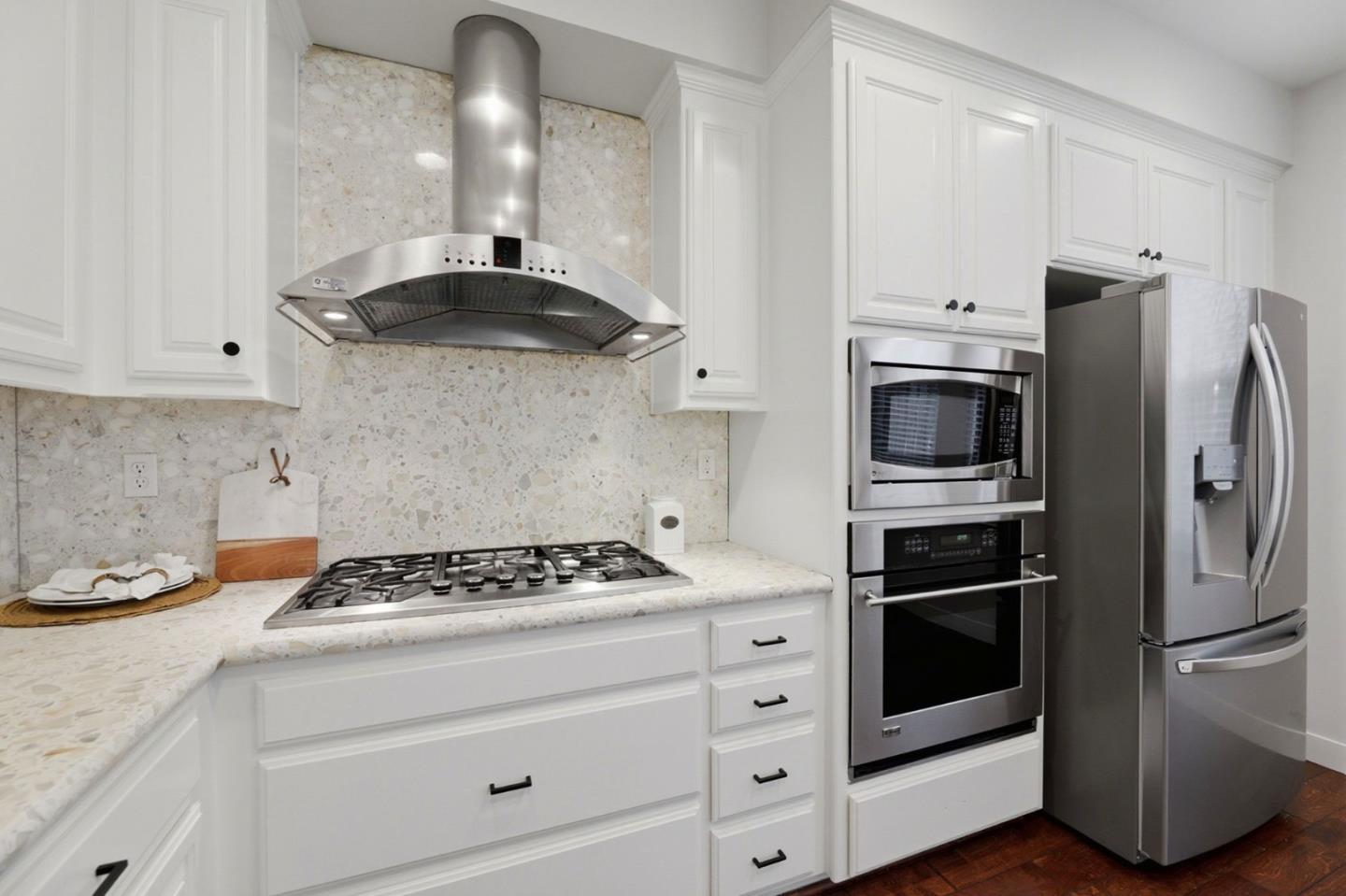 Detail Gallery Image 14 of 43 For 1283 Pumpkin Ter, Sunnyvale,  CA 94087 - 4 Beds | 2/1 Baths