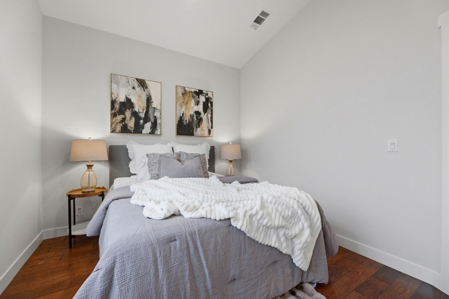 Detail Gallery Image 22 of 43 For 1283 Pumpkin Ter, Sunnyvale,  CA 94087 - 4 Beds | 2/1 Baths