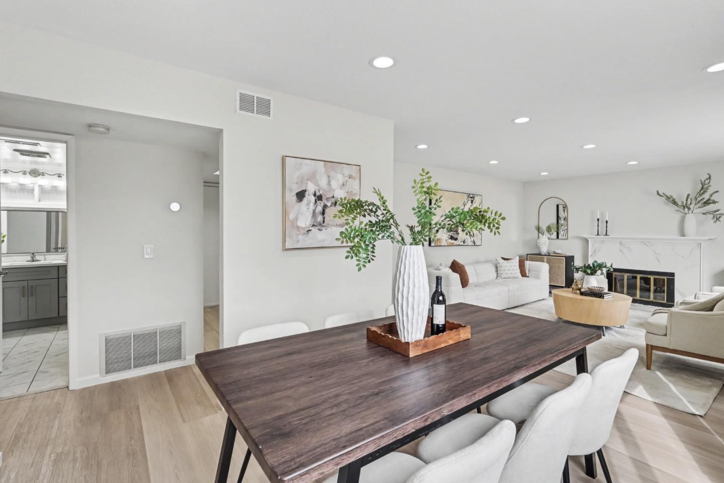 Detail Gallery Image 14 of 54 For 1152 Crocus Ct, Sunnyvale,  CA 94086 - 4 Beds | 2 Baths