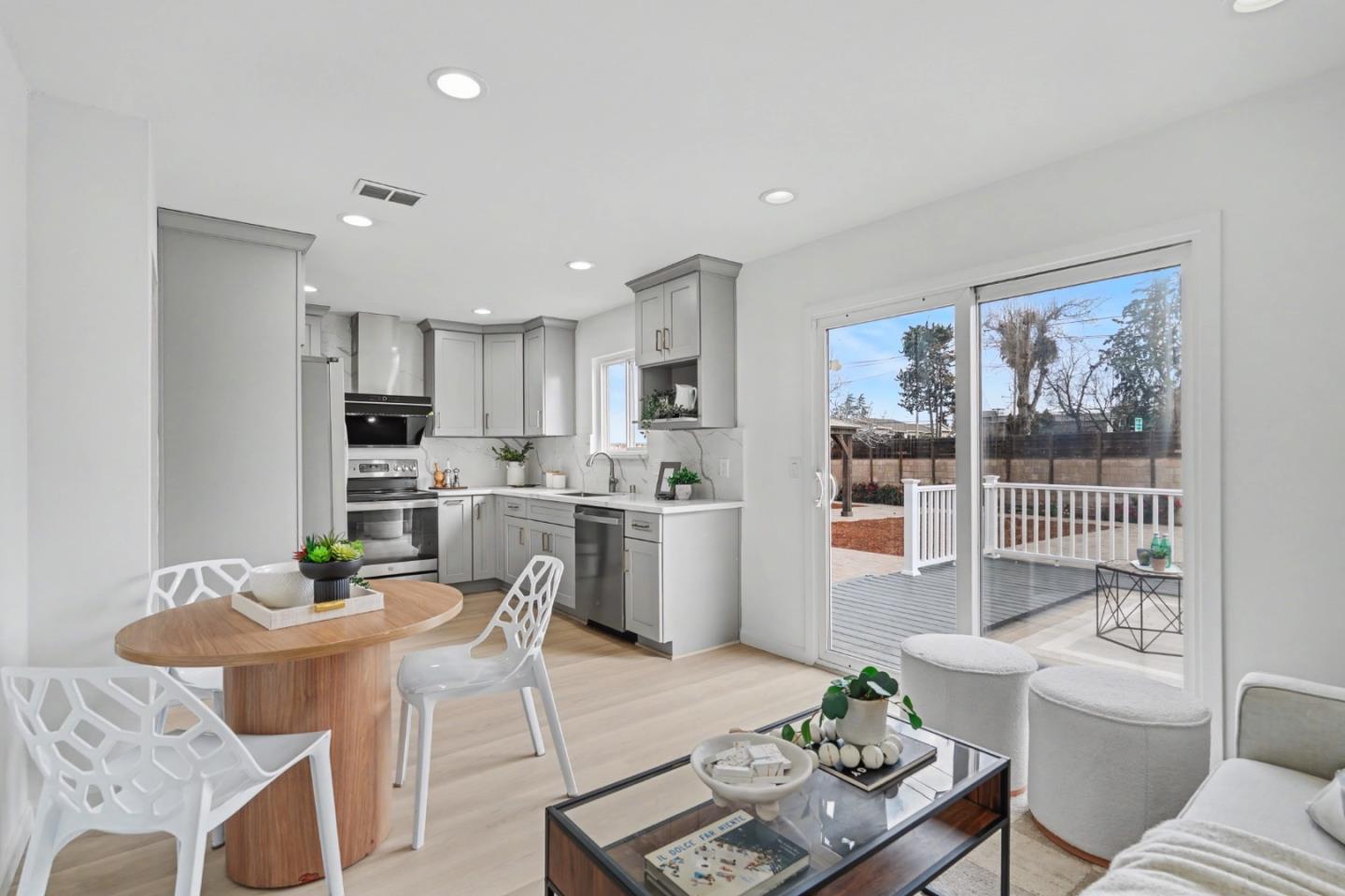 Detail Gallery Image 18 of 54 For 1152 Crocus Ct, Sunnyvale,  CA 94086 - 4 Beds | 2 Baths