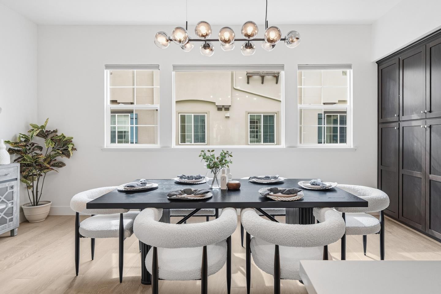 Detail Gallery Image 10 of 49 For 176 Jeffrey Ter, Sunnyvale,  CA 94086 - 4 Beds | 3/1 Baths