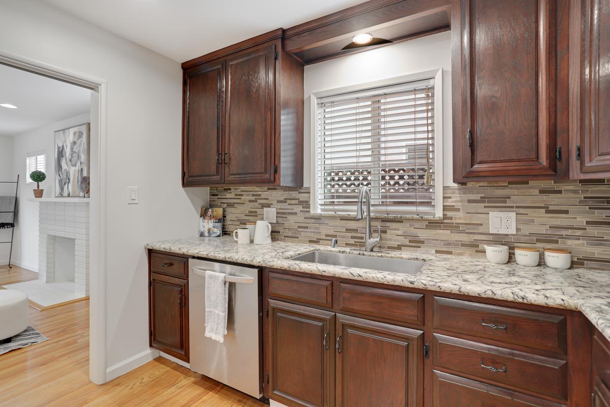 Detail Gallery Image 13 of 27 For 1801 Briarwood Dr, Santa Clara,  CA 95051 - 3 Beds | 2 Baths