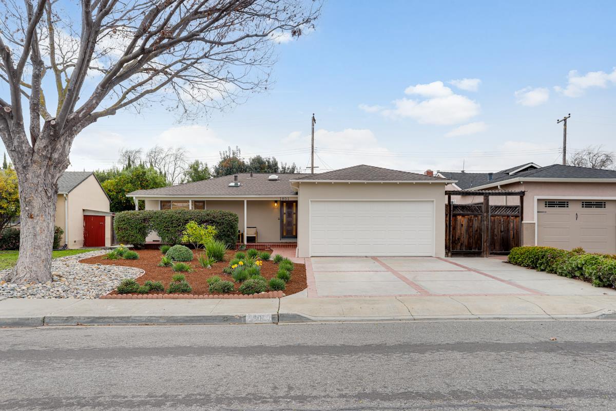 Detail Gallery Image 3 of 27 For 1801 Briarwood Dr, Santa Clara,  CA 95051 - 3 Beds | 2 Baths