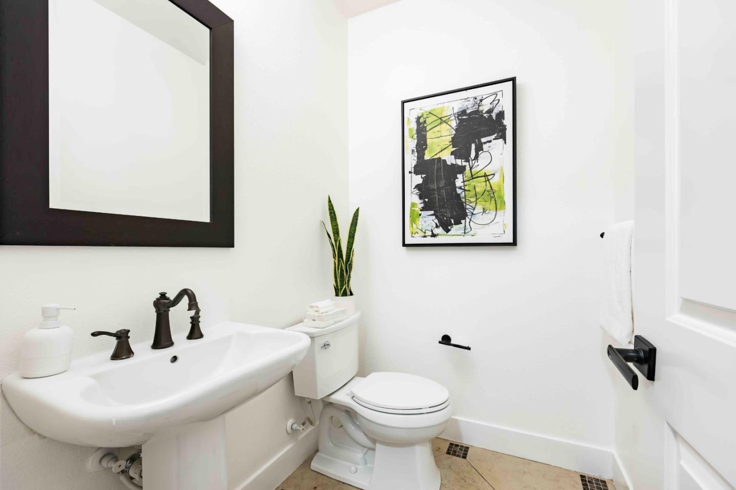 Detail Gallery Image 10 of 20 For 3468 Ramona St, Palo Alto,  CA 94306 - 4 Beds | 2/1 Baths