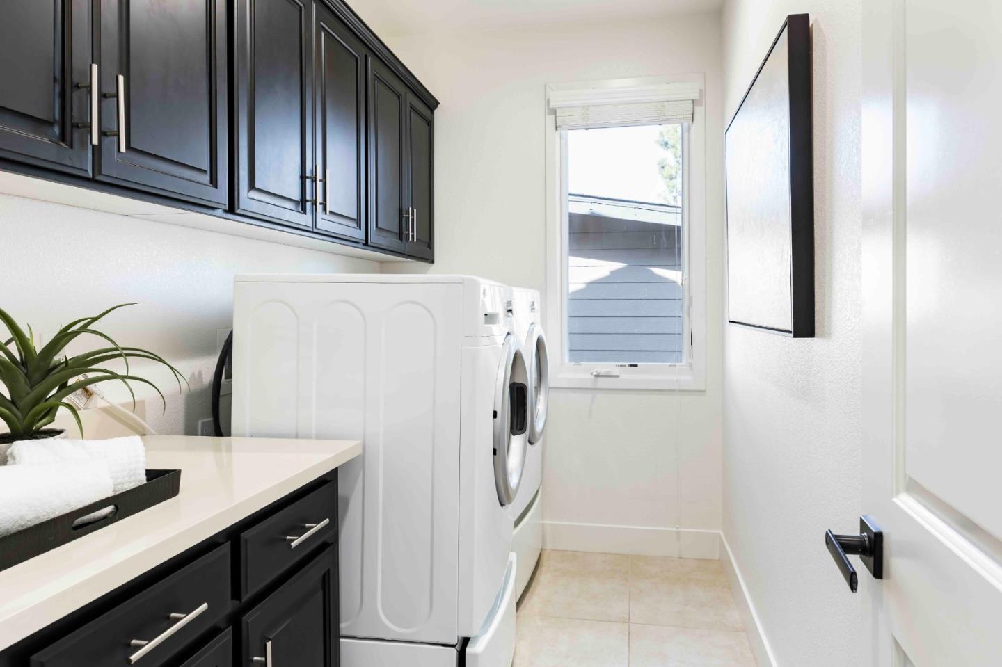 Detail Gallery Image 13 of 20 For 3468 Ramona St, Palo Alto,  CA 94306 - 4 Beds | 2/1 Baths