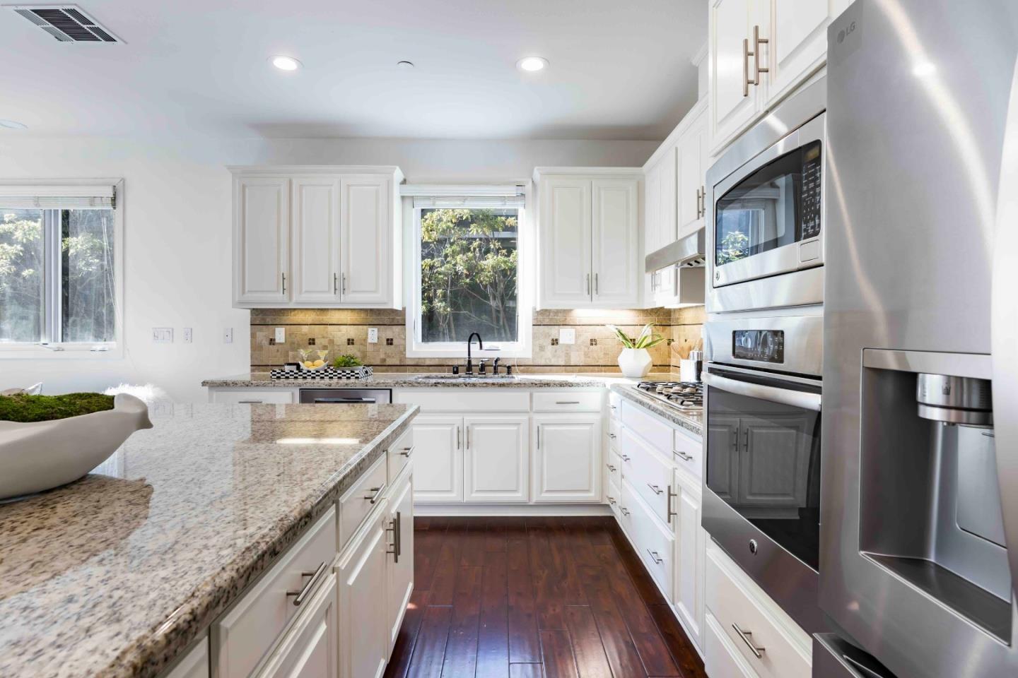 Detail Gallery Image 7 of 20 For 3468 Ramona St, Palo Alto,  CA 94306 - 4 Beds | 2/1 Baths