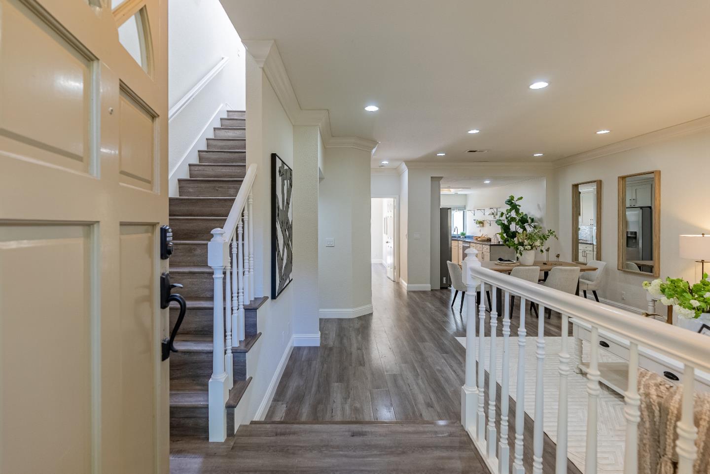 Detail Gallery Image 2 of 33 For 955 La Mesa Ter #H,  Sunnyvale,  CA 94086 - 3 Beds | 3 Baths