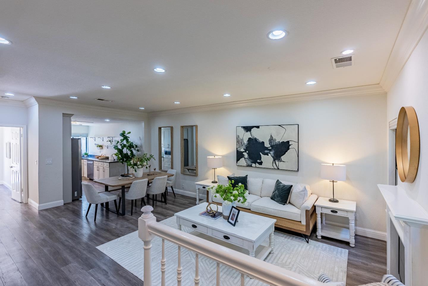 Detail Gallery Image 3 of 33 For 955 La Mesa Ter #H,  Sunnyvale,  CA 94086 - 3 Beds | 3 Baths