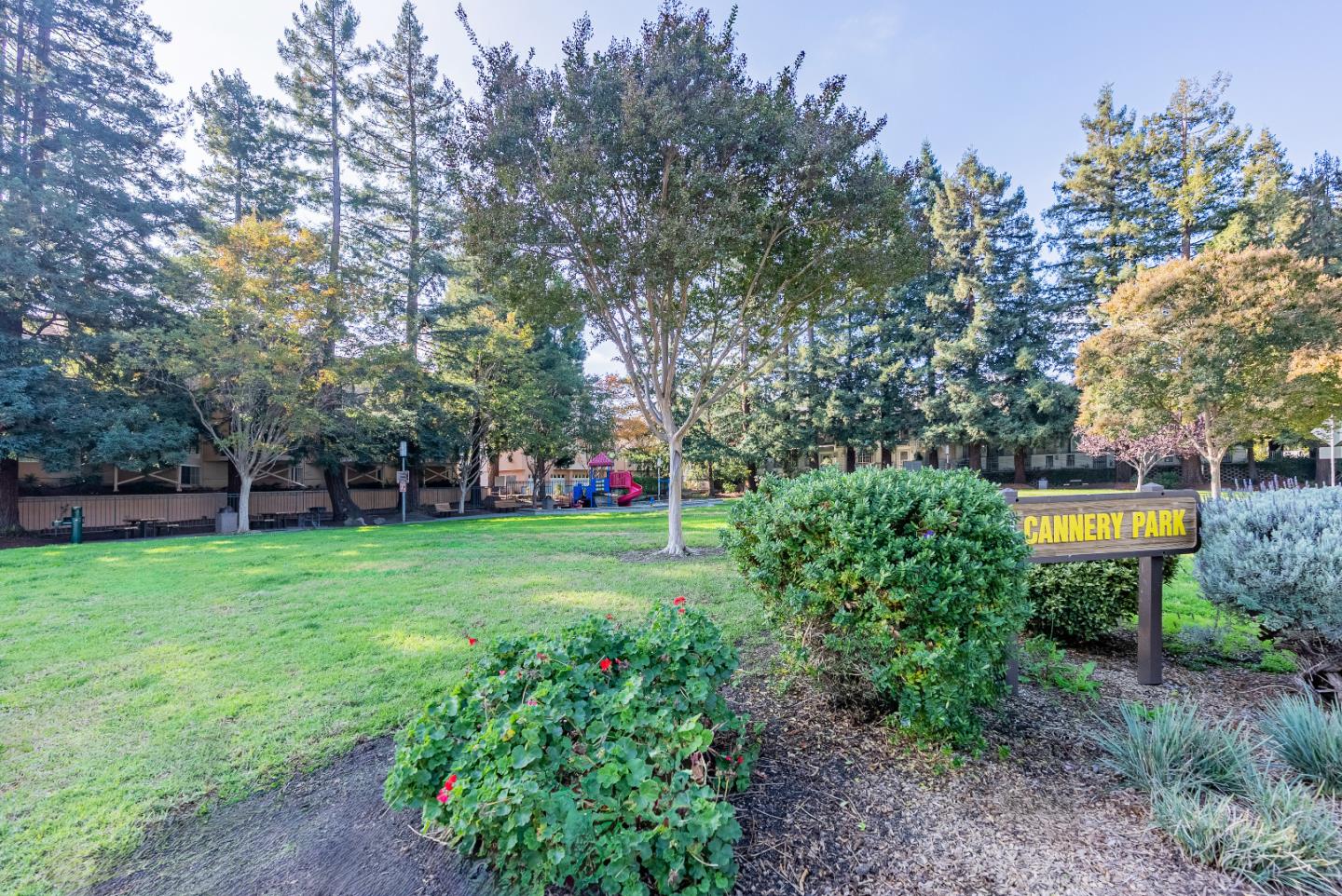 Detail Gallery Image 31 of 33 For 955 La Mesa Ter #H,  Sunnyvale,  CA 94086 - 3 Beds | 3 Baths