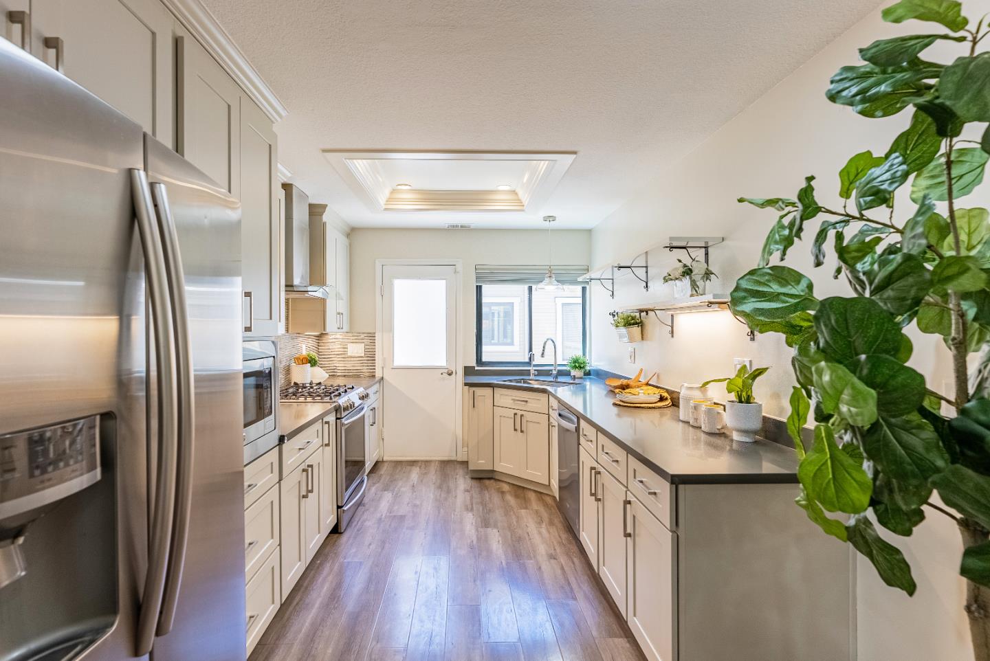 Detail Gallery Image 7 of 33 For 955 La Mesa Ter #H,  Sunnyvale,  CA 94086 - 3 Beds | 3 Baths