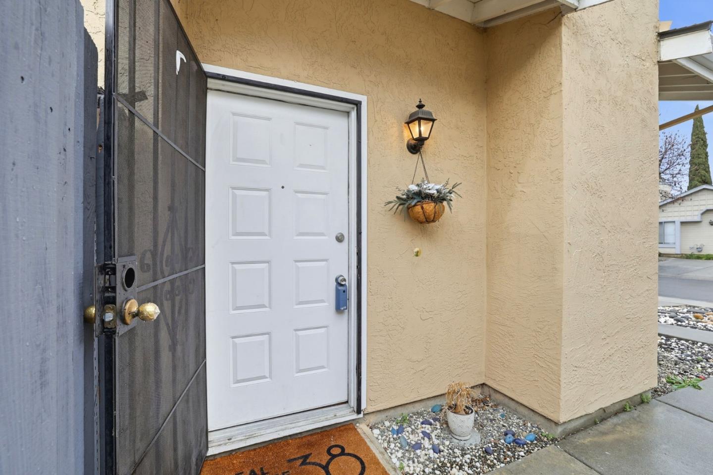 Detail Gallery Image 5 of 33 For 159 Brill Ct, San Jose,  CA 95116 - 2 Beds | 2 Baths