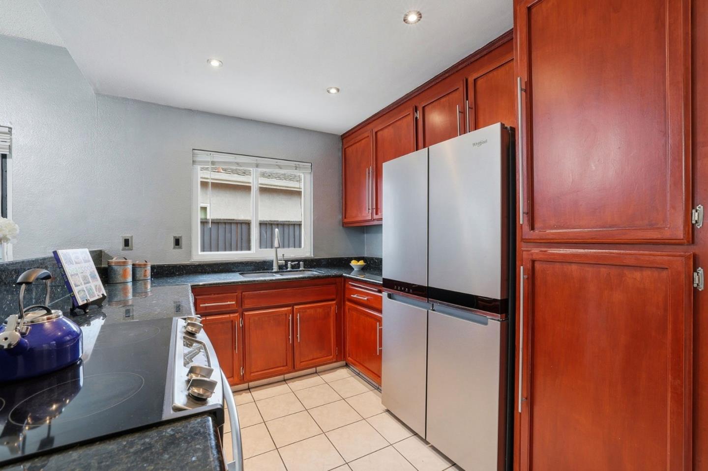 Detail Gallery Image 7 of 33 For 159 Brill Ct, San Jose,  CA 95116 - 2 Beds | 2 Baths