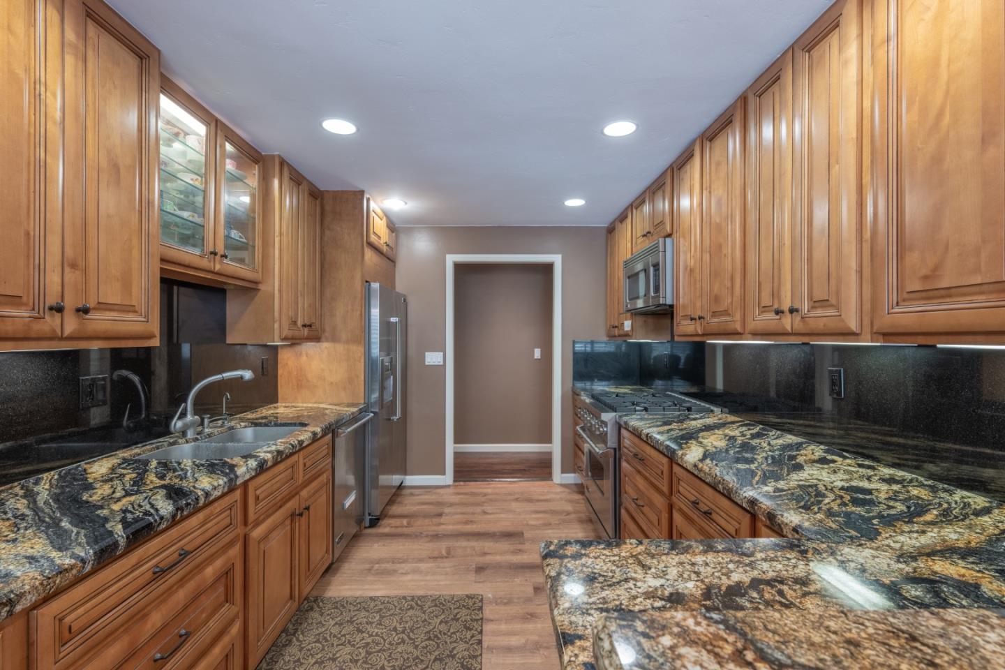 Detail Gallery Image 8 of 18 For 84 Ocean Pines, Pebble Beach,  CA 93953 - 3 Beds | 2 Baths