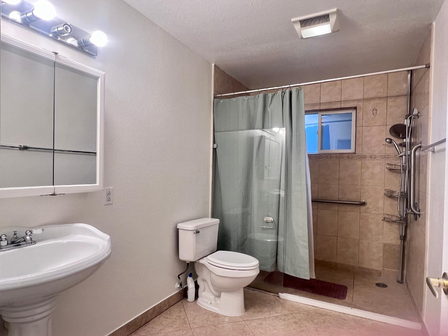 Detail Gallery Image 11 of 24 For 1874 Villa St, Mountain View,  CA 94041 - 7 Beds | 2/5 Baths