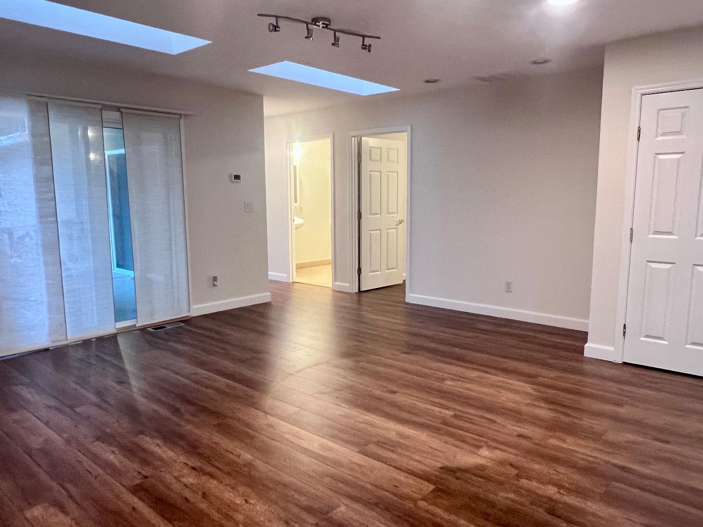 Detail Gallery Image 18 of 24 For 1874 Villa St, Mountain View,  CA 94041 - 7 Beds | 2/5 Baths