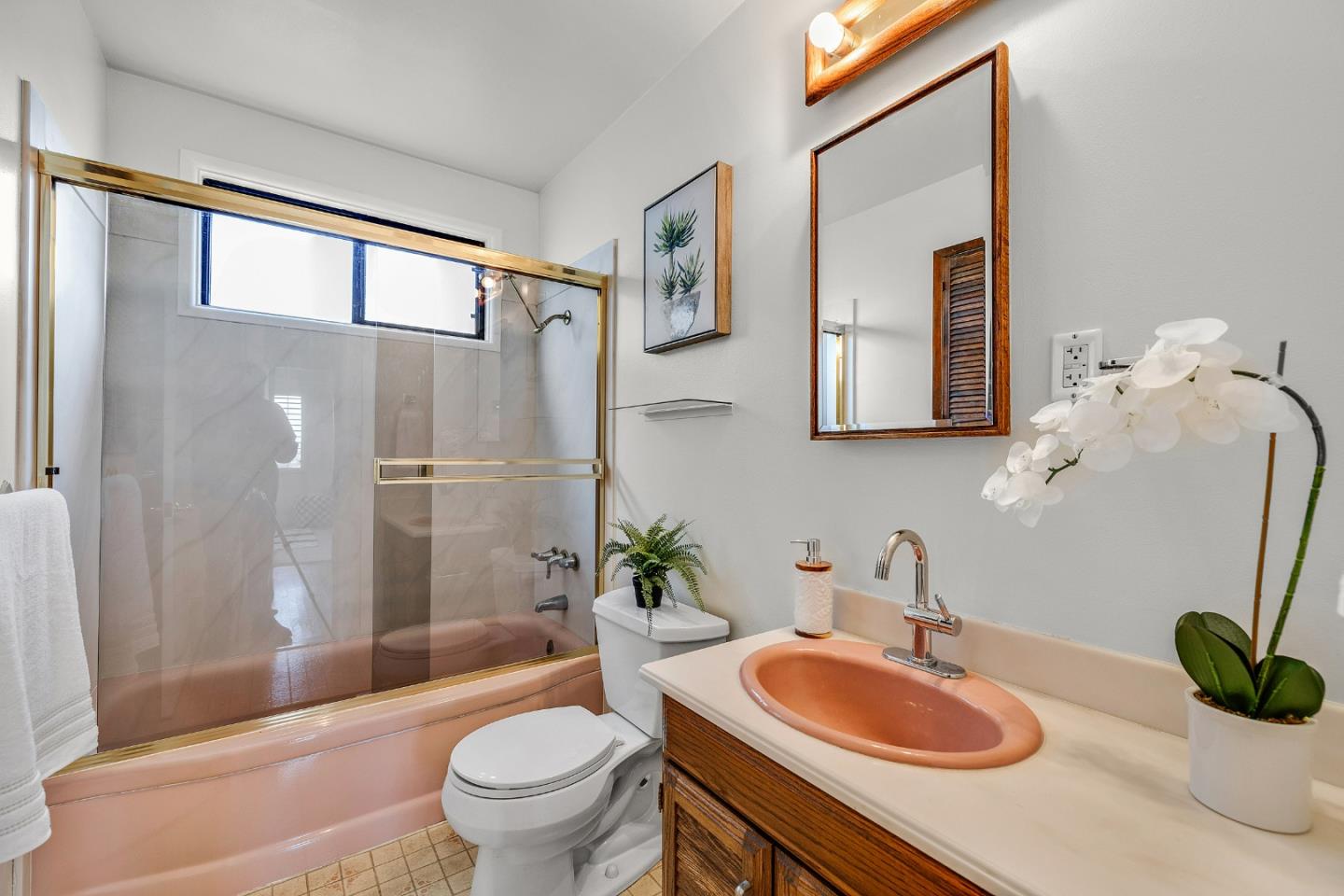 Detail Gallery Image 10 of 22 For 431 Alhambra Rd, South San Francisco,  CA 94080 - 3 Beds | 1 Baths