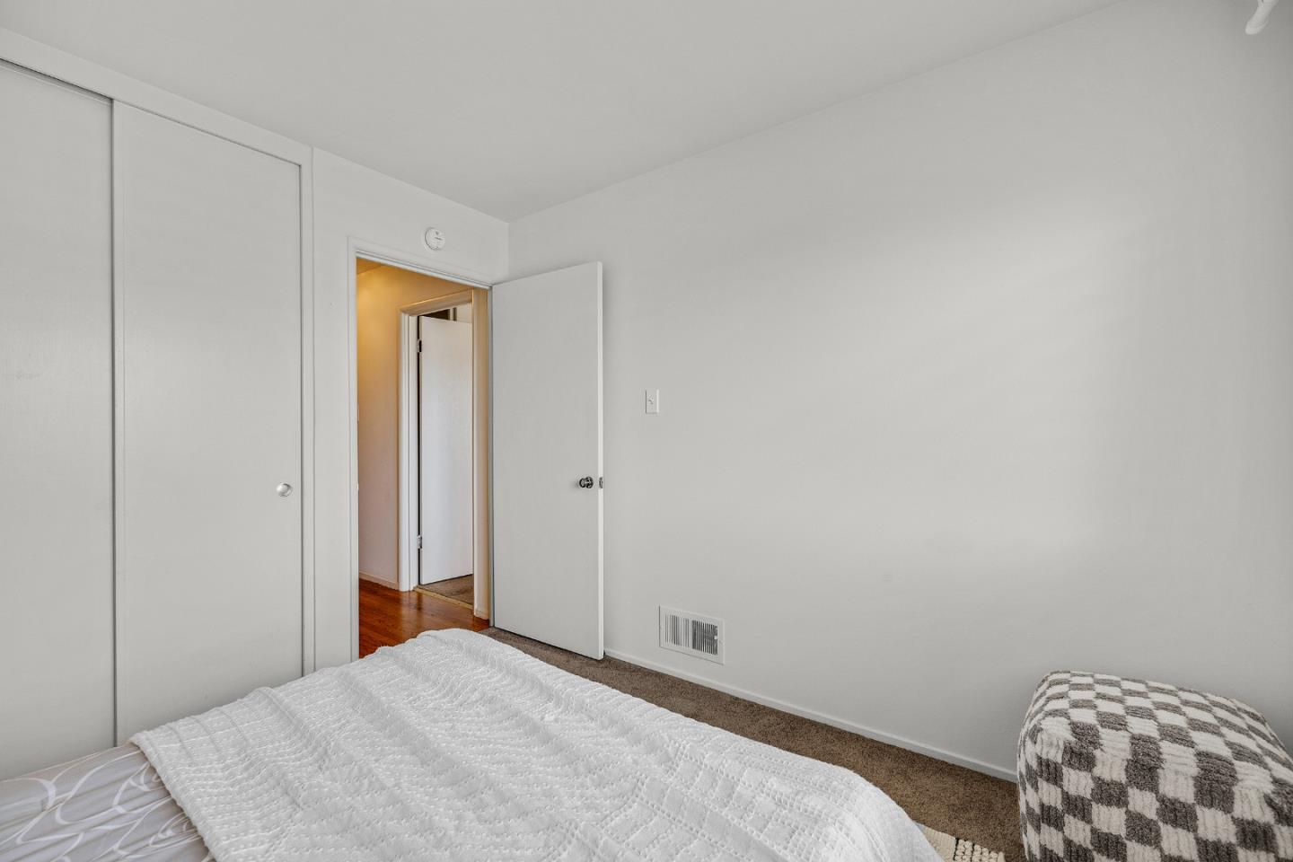 Detail Gallery Image 7 of 22 For 431 Alhambra Rd, South San Francisco,  CA 94080 - 3 Beds | 1 Baths