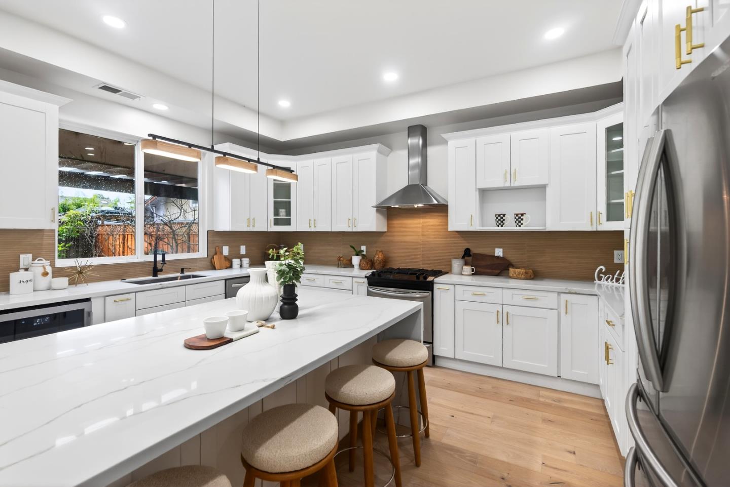 Detail Gallery Image 10 of 49 For 610 Dorset Way, Sunnyvale,  CA 94087 - 5 Beds | 3/1 Baths