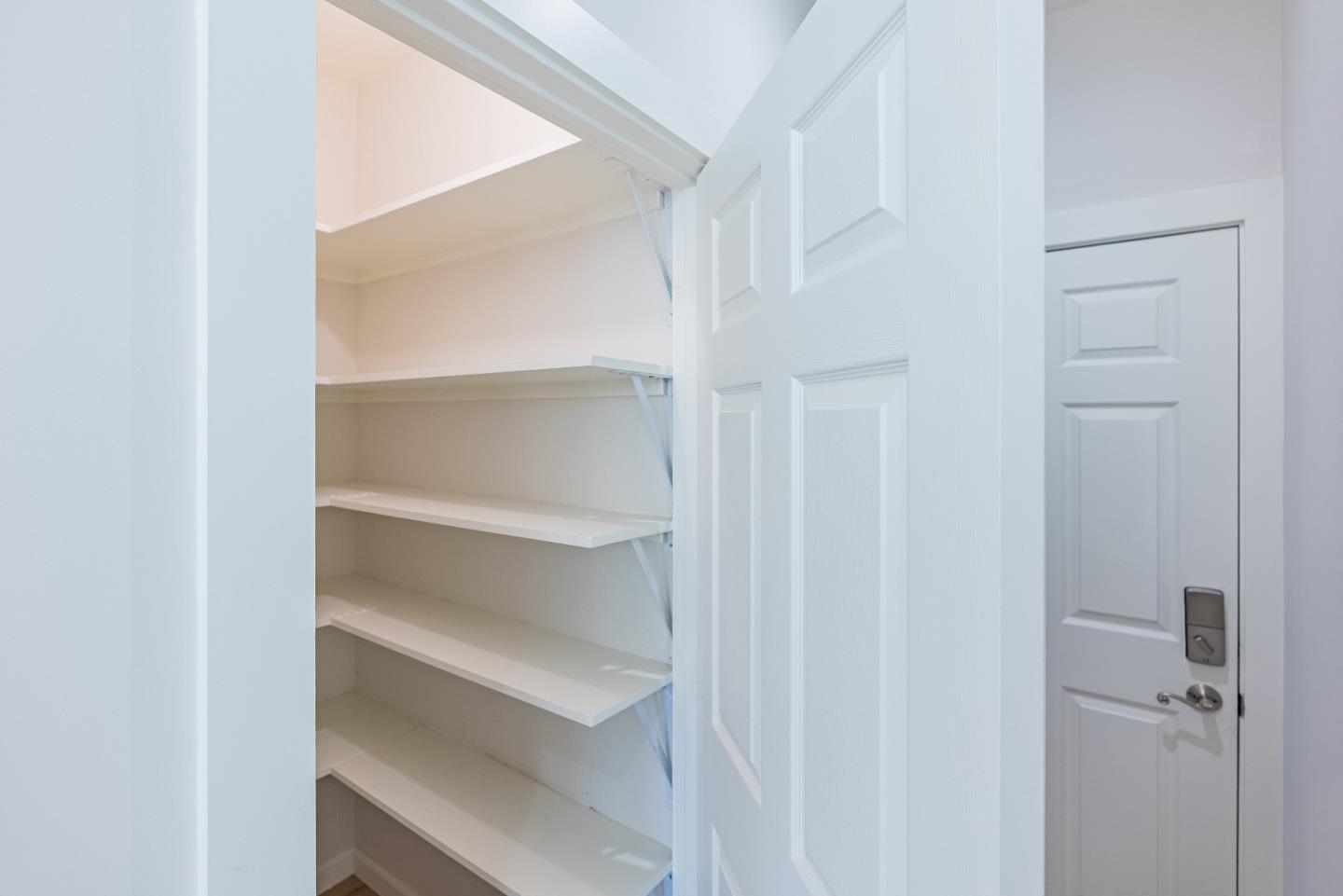 Detail Gallery Image 13 of 49 For 610 Dorset Way, Sunnyvale,  CA 94087 - 5 Beds | 3/1 Baths